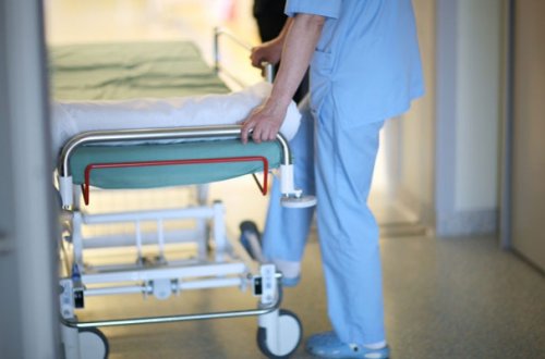 Bakıda psixiatrik xəstəxanada müalicə edilən oğlan öldü