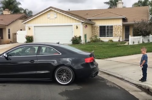 Ata avtomobillə oğlunun dişini belə çıxardı – VİDEO