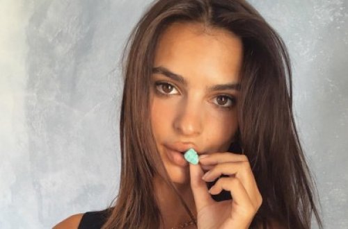 Məşhur supermodel lüt soyundu - FOTOLAR