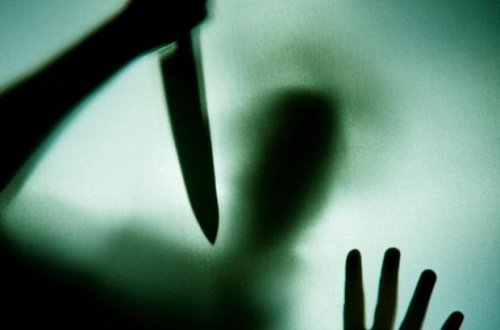 Bakıda evli qadına zəng edən şəxs qanına qəltan edildi