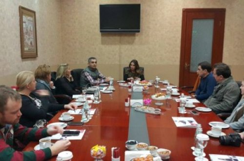 Qənirə Paşayeva xarici ölkələrdən gələn gənc alimlərlə görüşüb- FOTOLAR