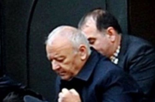 Akif Çovdarov məhkəməyə oksigen balonu ilə gətirilib