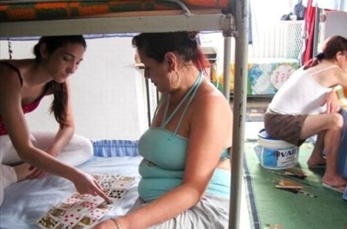 Rumıniya həbsxanasındakı qadınların FOTOLARI