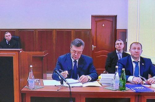 Yanukoviç müstəntiqlər qarşısında – CANLI YAYIM