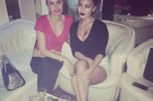 “Bar qızı” adlandırılan Esmiradan cavab: “Məni bilən bilir, bilməyəndə …” – VİDEO