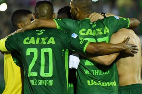 Braziliya klubunun 1 futbolçusu qəzaya düşən təyyarədə olmayıb