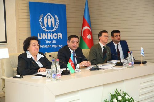 “Məcburi köçkünlük şəraitində qadınların səlahiyyətləndirilməsi” layihəsi çərçivəsində Binəqədi rayonunda təlim keçirilib