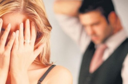 Sevgilisini lüt şəkillərlə şantaj etdi, arvadının mesajlarını tutdu - MƏHKƏMƏDƏN