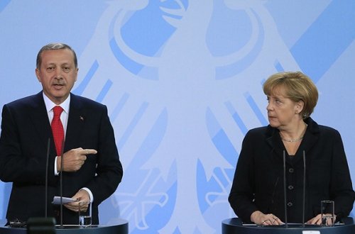 `Türkiyənin Aİ-yə üzv olmasına qarşıyam` - Merkel