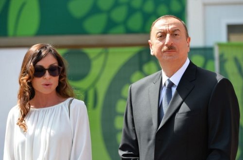 Azərbaycan Prezidenti İlham Əliyev və xanımı “BakuTel-2016” sərgisi ilə tanış olub