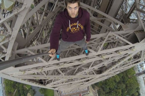 Eyfel qülləsinin ən yüksək nöqtəsində selfi – VİDEO