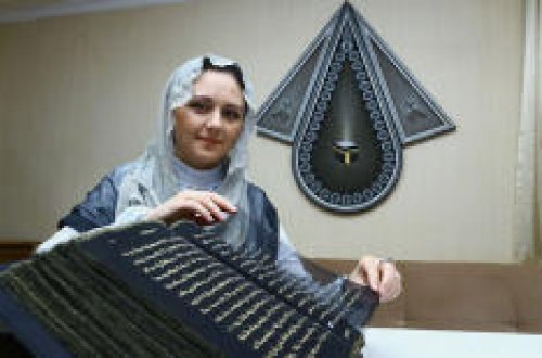 Azərbaycanlının ipəkdən hazırladığı Qurani-Kərim Türkiyə mətbuatında - FOTOLAR