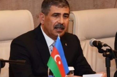 Zakir Həsənovdan bayrağımıza böyük sayğı - FOTO