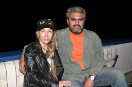 Uşaq anasının xəyanət anını çəkdi və atasına göstərdi