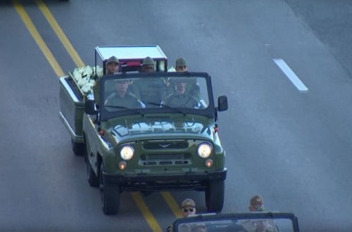 Fidel Kastro “UAZ”-da son mənzilə yola salınıb