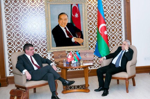 İsveçrə şirkəti ilə Azərbaycan üçün 30 yataq tipli vaqonun hazırlanması müzakirə olunub