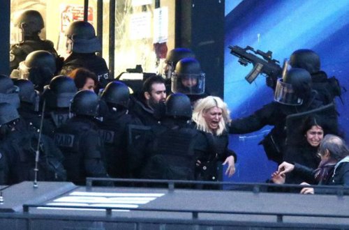 Parisdə turizm agentliyində insident - 7 nəfər girov götürüldü