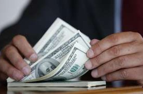 Gələn həftədən Azərbaycanda dollar ucuzlaşa bilər