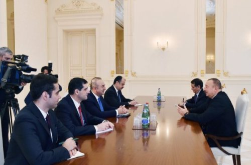 Prezidenti İlham Əliyev Türkiyənin xarici işlər nazirini qəbul etdi