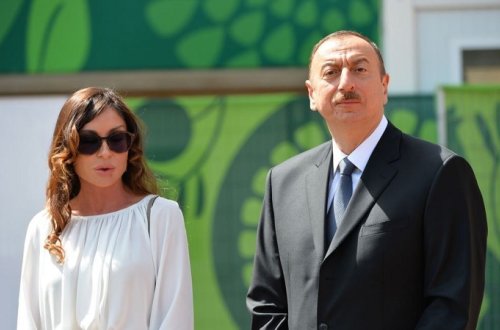 Prezident və xanımı açılış mərasimində