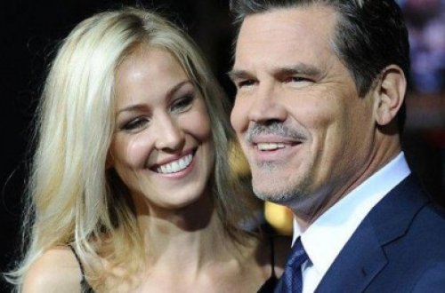 Aktyor xanımının alt paltarda FOTOsunu paylaşdı