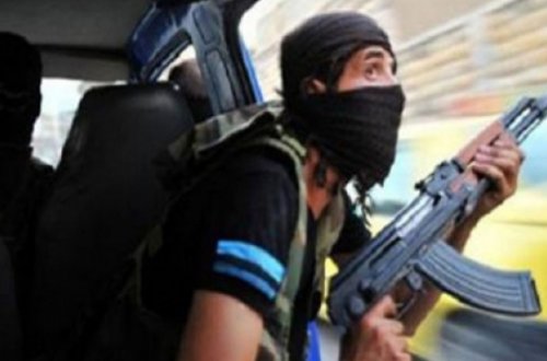 Orta məktəbi atəşə tutdular