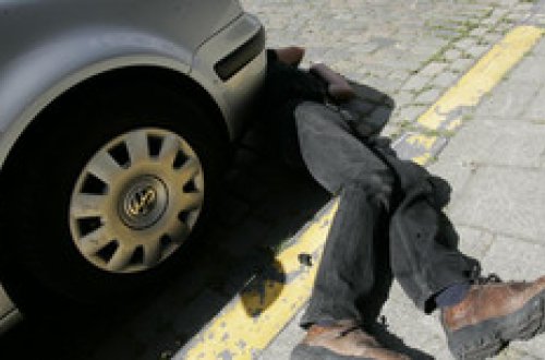 Şirvanda avtomobillərin yuyulması məntəqəsində işləyən şəxsi avtomobil vuraraq öldürüb