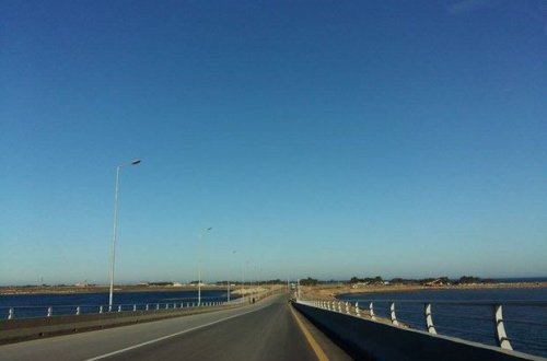 Bakıda dəniz üzərində körpü açıldı – FOTO