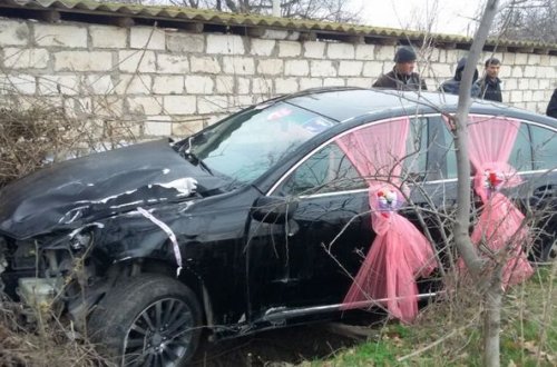 Qəzaya düşən toy karvanının dəhşətli görüntüləri — VİDEO