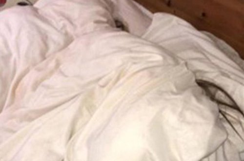 Bacılar gecə klubuna getmək üçün analarını aldatdılar - FOTO