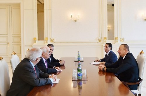 İlham Əliyev sabiq prezidentlə görüşdü