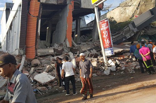 İndoneziyada zəlzələ qurbanlarının sayı artır - YENİLƏNİB