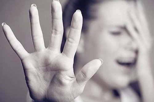 Müəllimi tərəfindən zorlanan şagird ana oldu — Türkiyə məktəbində rüsvayçılıq