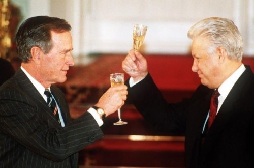 SSRİ dağılan gün Yeltsin Buşla 28 dəqiqə nə haqda danışıb? - TARİX 