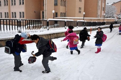 Qar dərsə davamiyyətə təsir etməyib - Rəsmi