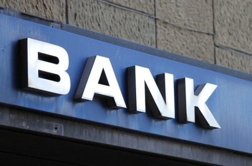 Daha 3 bank fəaliyyətini dayandırdı - Rusiyada