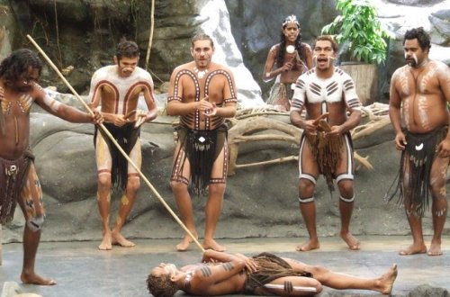 Ermənilər Avstraliya aborigenlərinə də `genosid` öyrədir