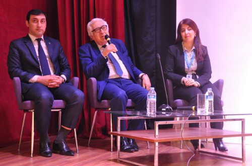 Avropa Azərbaycan Məktəbində Anarla görüş - Fotolar