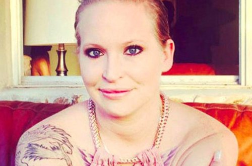 Sərxoş qadın xəstəxanada polisin başına oyun açdı - VİDEO