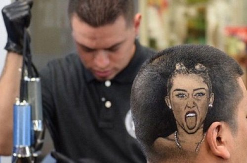 Bərbər saçlardan portretlər yaradır - FOTO