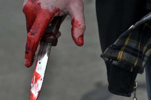 DƏHŞƏT: Bakıda oğul anasının boğazını kəsib