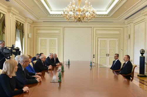 `Heydər Əliyev Azərbaycanın müstəqilliyi uğrunda çalışıb` - Prezident