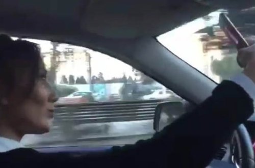 Günay qayda pozdu - Sükanı buraxıb selfi çəkdi