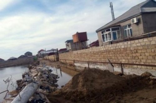 Zabrat gölü daşdı, yolları və evləri su basdı - FOTOLAR