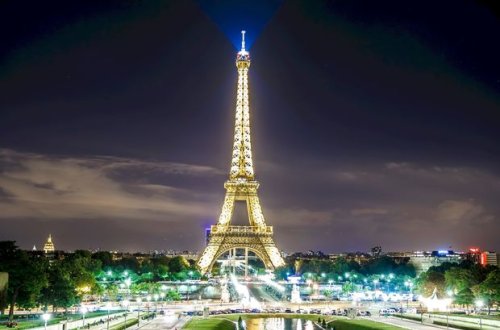 Eyfel qülləsi bağlandı
