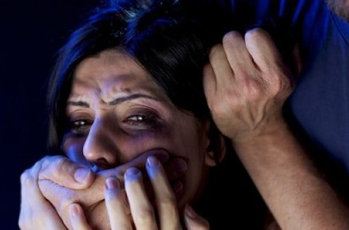 Moskvada öz ailəsini cinsi istismar edən biznesmen tutuldu