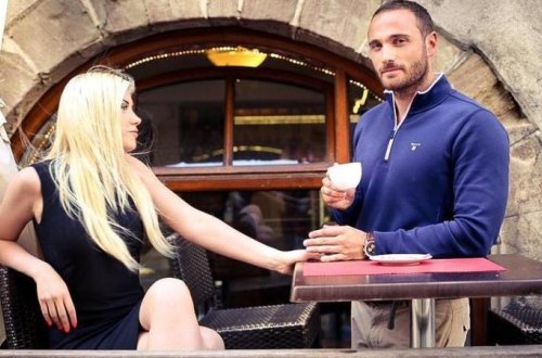 Qadınla kişi hər kəsin gözü önündə... - Seks-kafe və seks-robot ERASI - FOTOLAR