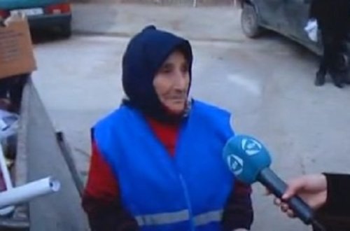 Bakıda zibilliyə atılmış körpəni tapan qadın: 