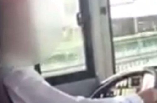 Avtobusda RƏZALƏT: sürücü şalvarının qabağını açıb... 