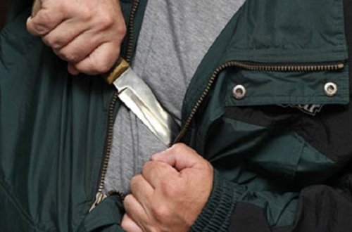 Bakıda tələbə dərs vaxtı bıçaqlandı